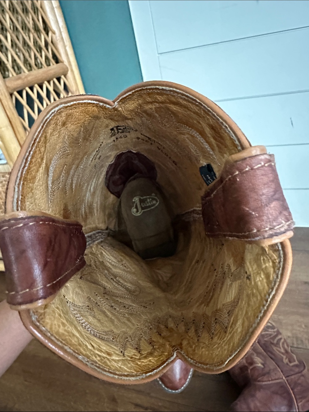 Justin Boots Distressed Brown Leather Western Cowboy Boots with Embroidery - Picture 6 of 7